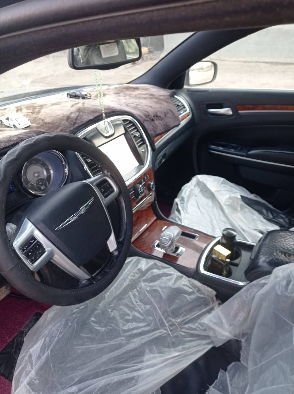 السلام عليكم
اوباما 2014 اصل ماشيه 200 ميل استخدام شخصي  فول ماعدا الفتحه
بغداد مشروع وطني  وارد كندي داخله كلين
 بيها جاملغ وبنيد تبديل وقطعتين كلير رش  اثر جراد 
مكينه 3600 
كير طياره شاشه جبيره 
منظومة زنون كامله 
بصمه اربع بيبان
كشنات جلد  جديده تبريد تدفئه تحكمات جهتين 
تخم تاير جديد 
تحكمات مري
بيع او مراوس بسياره اقل 
مكاني بابل الطليعه
السعر 147 وبيها مجال 
*********** 
واتساب او اتصال
