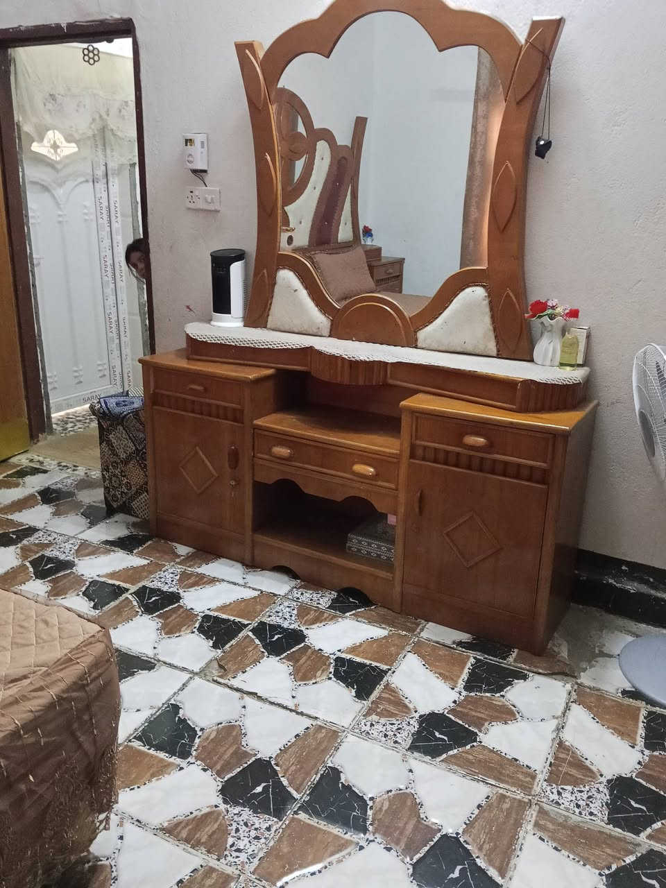 عرفه نظيفة للبيع
***********
