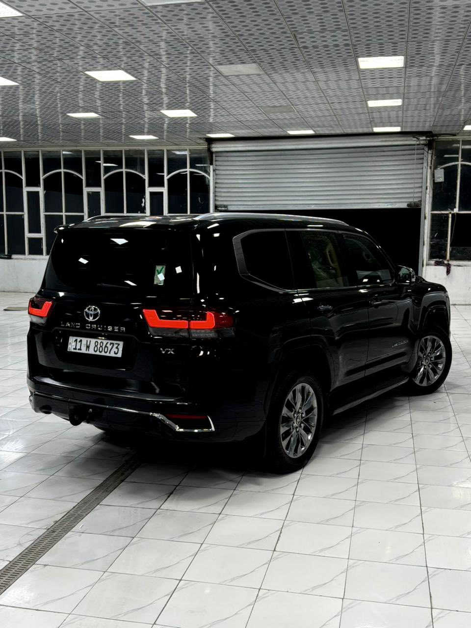 السلام عليكم

للبيع لاندكروز 2023 ✅VX✅

‎ ساز اصل 

ا

 فول فول مواصفات 

‎

سنويه جديده مكفوله كفاله عامه  من كلشي السياره جديدة كلش 

  سياره مغلفه تغليف كامل  Ppf                

فول مواصفات

  

‎المواصفات

‎•ابل كار بلي و اندرويد اوتو

‎•فتحة سقف

‎•صندوق كهرباء

‎•7 راكب

‎•شاحن لاسلكي

‎•اوتو هولد

‎•

‎•التحذير من مغادره المسار والمساعده في الحفاظ على المسار

‎السياره دفع رباعي كاملة الحجم.

‎•بريك بصمة

3شاشات  

‎•مراقبة ضغط الاطارات

‎•3 اوضاع للقيادة

‎•مثبت سرعة

‎•ثلاجة

‎•حساسات امامي خلفي

عتبات أبواب أمامية وخلفية مضيئة 

‎•مقاعد كهرباء

‎وبعد السياره بيهة هوايه مواصفات 

‎السياره مكفوله كفاله عامة

رقم بغداد تحويل مباشر

مكاني بغداد 

للاستفسار: ‭0773 540 3156‬
