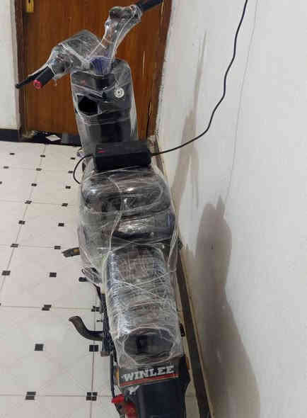 السلام عليكم للبيع دراجه شحن 9R  مواصفات
بطاريات جدد  بيه 5 بطاريات 
تاريرات جدد 
كهربائيات كله. شغاله. 
دراجه نضيفه كلش 
المكان بابل  القاسم 
السعر 340 بيه مجال 
الشراي يتصل ...***********
