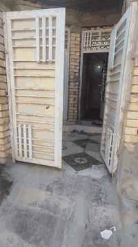 بيت زراعي المساحة ٦٠متر العنوان خلف شهداء أبو دشير الهاتف ***********
