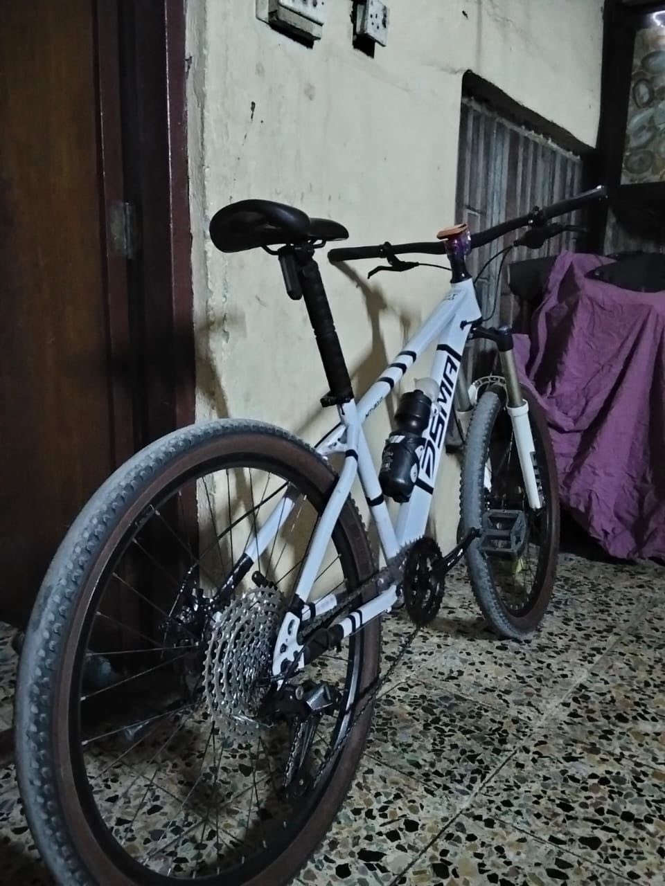 بايسكل جبلي دبلات وسعره بلاااااااش قفله 150 ألف فقط راسل وعرف التفاصيل ماسينجر واتساب ***********.
