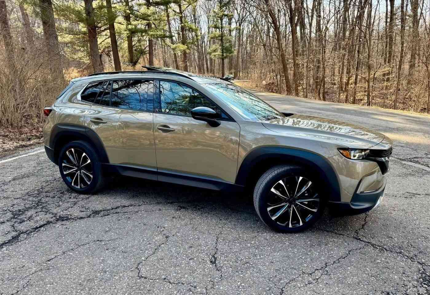 مازدا cx 50 مۆدیل 2023 مواسەفات premium plus
ڕەنگە شازەکەیە
فول فول مواسفات تۆڕبۆ
٣٥٠٠٠ ڕۆشتوە 
هەمووشتێکی تازەیە
سەنەوی تازەیە 
٢ پارچەی بۆیاخە دەعمەکەی سوکە

سـعـر : لە کۆمێنت داوابکە ڕاستەوخۆ بۆت دێت 📥 

گێر و مەکیەنەی بەشەرت 
هیچ کێشەیەکی تێدا نییە 

ژمارەی خاوەنەکەی 
***********
