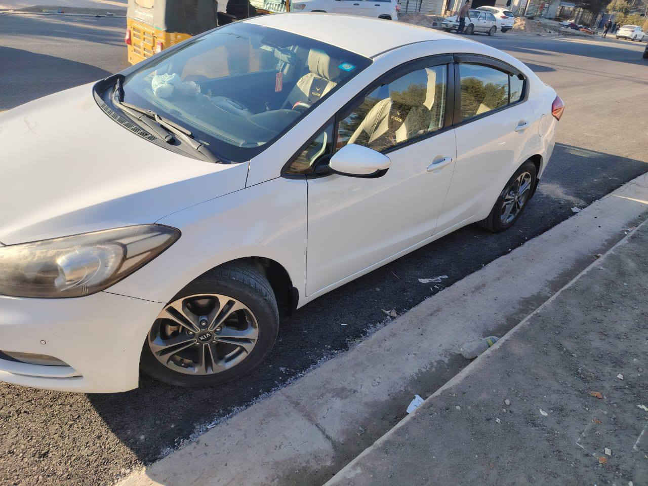 سيراتو موديل 14خليجي  رقم بغداد بأسمي تحويل ثاني يوم *
محرك 1800الحمد الله لا تبخير ولا تنقيص *
كير تمام دهنه جديد الله شاهد *
حداديه  بصوره جيده  الخلفي قبل اسبوع بدلته كله شلع الامامي حلو نضيف *
تبريده شغال منضومه كله جديده 4اشهر  من كمبريسر من راديتر *
كهربائيات كله شغاله *
السياره جاهزه من كل النواحي سياره مال بيت  مامتعوبه مال جناي *
مكان السياره بغداد الدوره *
السعر 125 *
