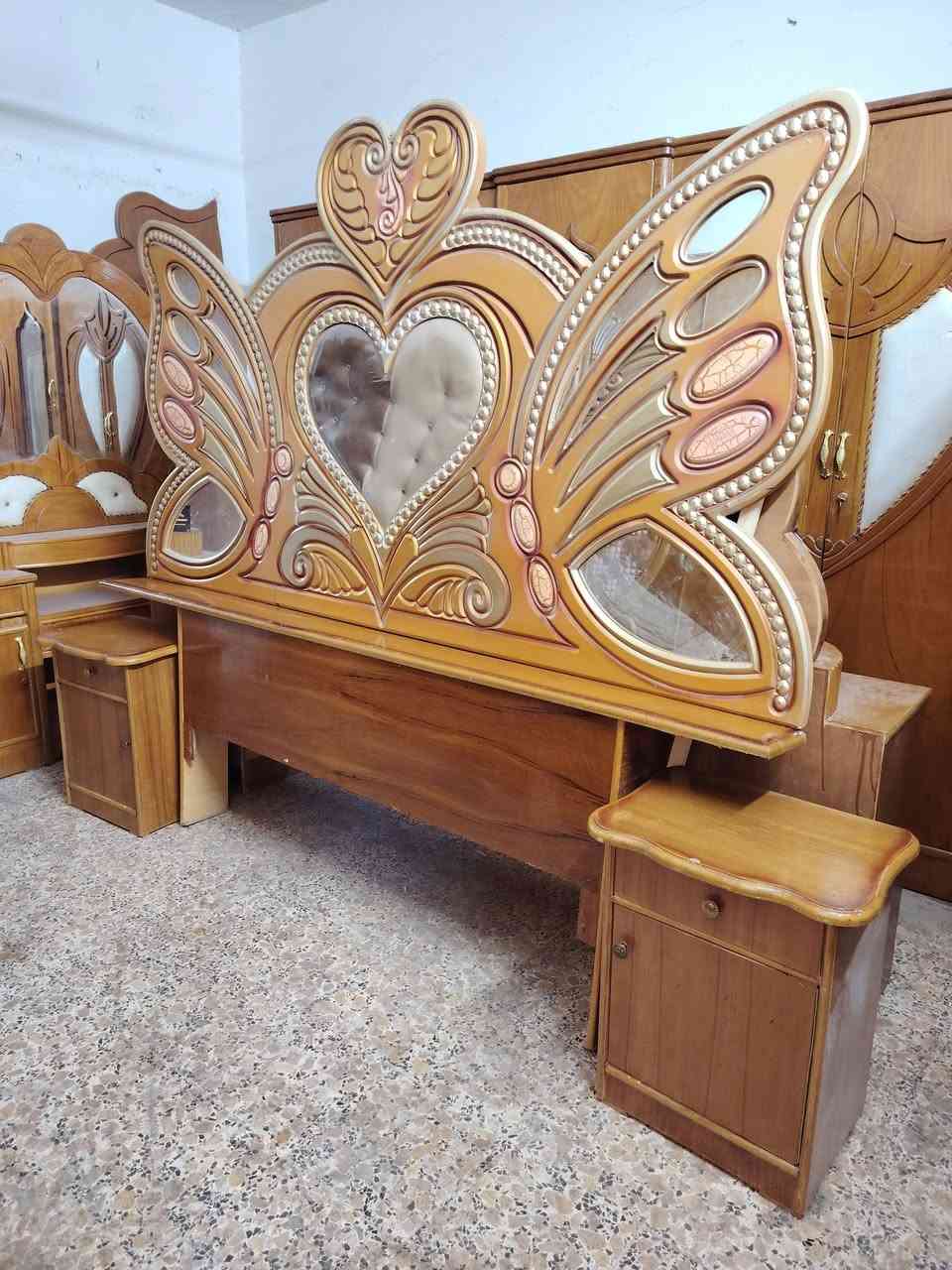 غرفه مستخدمه طابقين  سعر 550 معرض ابو عقيل ميسان حي رساله شارع ماطور قرب صيدليه حازم ***********((نشتري جميع الغرف ))
