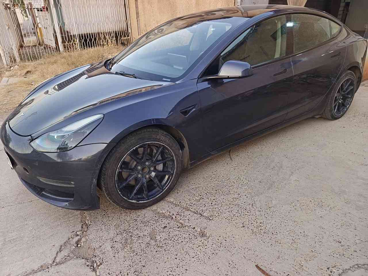 تسـلا مودل 3  ((2023 ))  فول مواصفات رقم بغداد تحويل ثاني يوم  للبيـع  صور الحادث بل منشور
السعر 115 $  سعر سني هندي بالعافيه على ياخذهه  للاستفسار ***********     ‏وات ساب مكان السياره بغداد الكراده

ماشية 38 ألف فقط

• سقف بانوراما زجاج
• شاشة كبيرة حجم 15 بوصة
• كاميرا خلفية
• حساسات خلفية
• كاميرا امامية
• حساسات اماميه
• كاميرا جانبيه 
• كراسي كهرباء جلد لون اسود
• كراسي كهرباء
• كراسي مدفية
• غرفة جلد مميزة لون أبيض
• رادار امامي
• رادار خلفي
• رادار جانبي
• مانع تصادم
• محدد مسرب
• كاميرات عدد 8 
• حساسات جانبيه
• مثبت سرعة
• كاميرات محيطيه 360° 
• تحكم بالسياره عن طريق الشاشة
• نظام قيادة آلية Auto Pilot
• عداد ديجيتال
• تشغيل تلقائي
• نظام قيادة ذاتية Full Self drive
• نظام (RCTA) للتنبيه عند الرجوع للخلف
• نظام (RSA) لكشف لافتات السرعه للطريق
• نظام (PSC) الرادار الذكي لمنع الاصطدام 
• نظام (LTA) لتحديد المسار على الطريق
• تشغيل عن بعد
• الدخول الذكي
• نظام ترفيهي كامل متكامل يحتوي على ( YouTube / WhatsApp / Tik Tok / Netflix)
..
تسـلا مودل 3  ((2023 ))  فول مواصفات رقم بغداد تحويل ثاني يوم  للبيـع  صور الحادث بل منشور

تسـلا مودل 3  ((2023 ))  فول مواصفات رقم بغداد تحويل ثاني يوم  للبيـع  صور الحادث بل منشور
