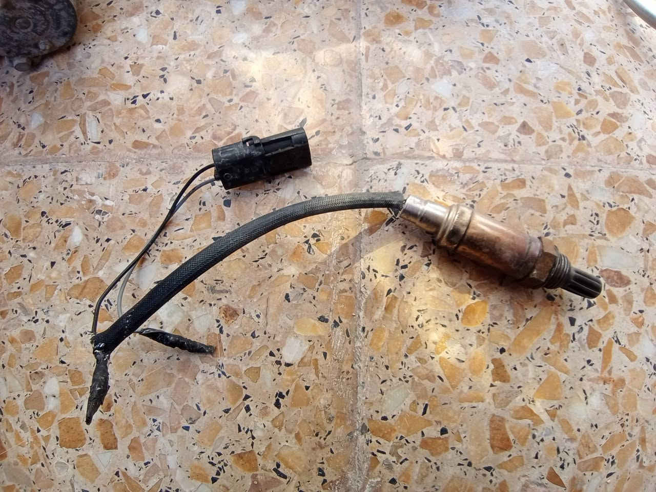 سلام عليكم اخوان
سلكتر مال كير  حساسات عدد 3
حساس صالنصه دكشن حار 
كلهن مال تفصيخ جديدات
الاستفسار اكثر 
***********
