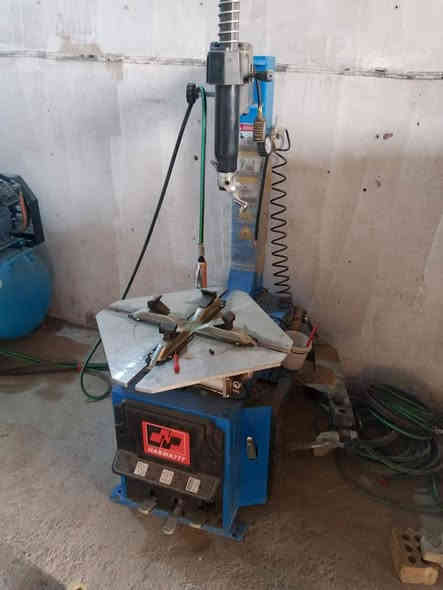 سلام عليكم غراض بنجر البيع تاروسة 250ل +خالعة +غراض بنجر كاملة +دهن الله شاهد مستعمل أقل الشهر لاتصال ع الرقم ***********
