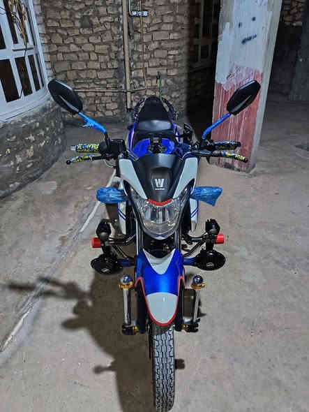 سلام عليكم ورحمة هاوجي موديل 23 مسجل بسمي صارله شهر ونص من شديته للبيع بعده ولاعبالك مستخدم كماليات ومرتب اي شي ماناقصه بس شغل وطلع السعر 19ونص مكاني زنكوره البجليب متواجد هنا وهذا رقمي *********** الله يخليكم الي مايشتري ومايفيده السعر لايجي يعامل وكسر حلال الناس
