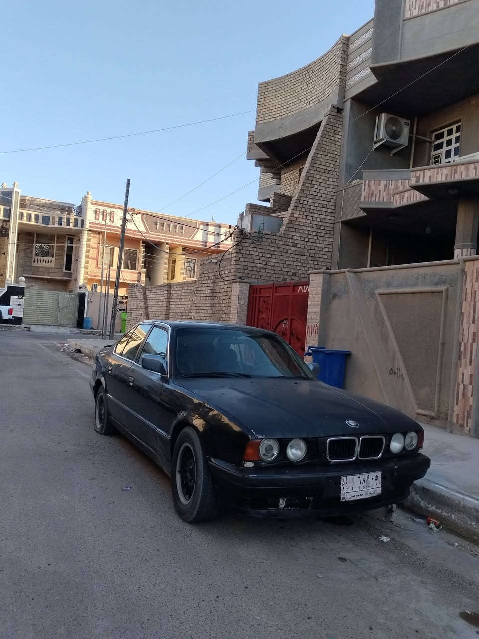 السلام عليكم BMW 535i 1991 اصل للبيع فقط السياره ادامه اول البارحه مسويلها كامله بلشت بيها تعمير وبسبب الضروف اريد ابيع ادامه للمكينه من كلشي  فيتبم جديد منضومه كامله كلها شرط مكينه صافيه شرط كير يرادله تنضيف كنترول وسلكتر تبديل فقط سلايت شغال كهربائي جام اوتو شغال داخل مخمل نضيف مابيها خياس بدون ضربه قويه صدرها نفضته امامي خلفي حت ميزانيه بعدني ممسوي تخم ويل أصلي جواها تايرات مو كلهن نضيفات رقم انبار تحويل ثاني يوم مكان السياره فلوجه
السعر ٣٥ وبيها مجال مو شراي لتعامل باورها يذب دهن وياها باورات ٢ مال كصه وغراضها الي فاتحه كلها موجوده


**إذا كنت صاحب هذا الإعلان وتريد حذفه لأي سبب، رجاءا أرسل رسالة إلى الدعم الفني**
