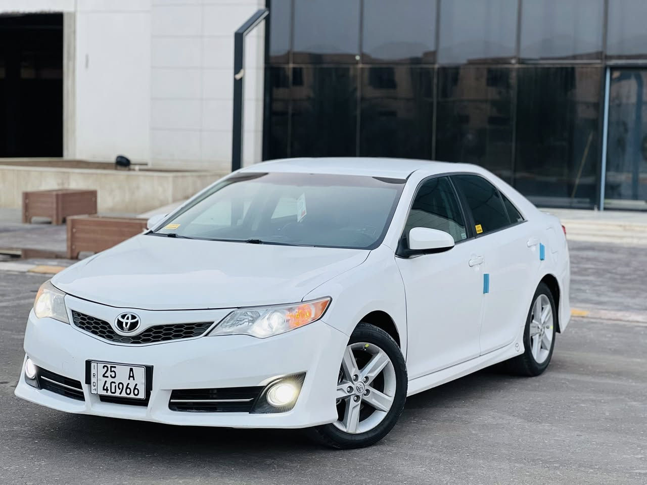 السلام عليكم..اعتذر عن الاقساط والوعده 
للبيع كامري 2013 أمريكي لون ابيض ثلجي 
رقم كركوك دولي(25) سنويه لغايه 2031 بأسمي شخصياً… سياره خير من الله وأحلى من الصور… مواصفات فئه Se كشانه جلد كشانه كهرباء شفتات ستيرن مانع انزلاق ويل كب كروم منضومه زنون اصليه…
سياره مكفوله كفاله عامه من الصبغ(خاليه من الصبغ)…ماشيه 115 حقيقي شرط
محرك 4/2500سلندر بدون كل عيب 
كير بدون كل عيب 
صدر جديد طخم تاير جديد تبريد ثلج تدفئه نار سياره جاهزه مجهزه بدون مصرف 
السعر 139 وبيها مجال للشراي 
مكاني صلاح الدين تكريت 
للاستفسار ***********
