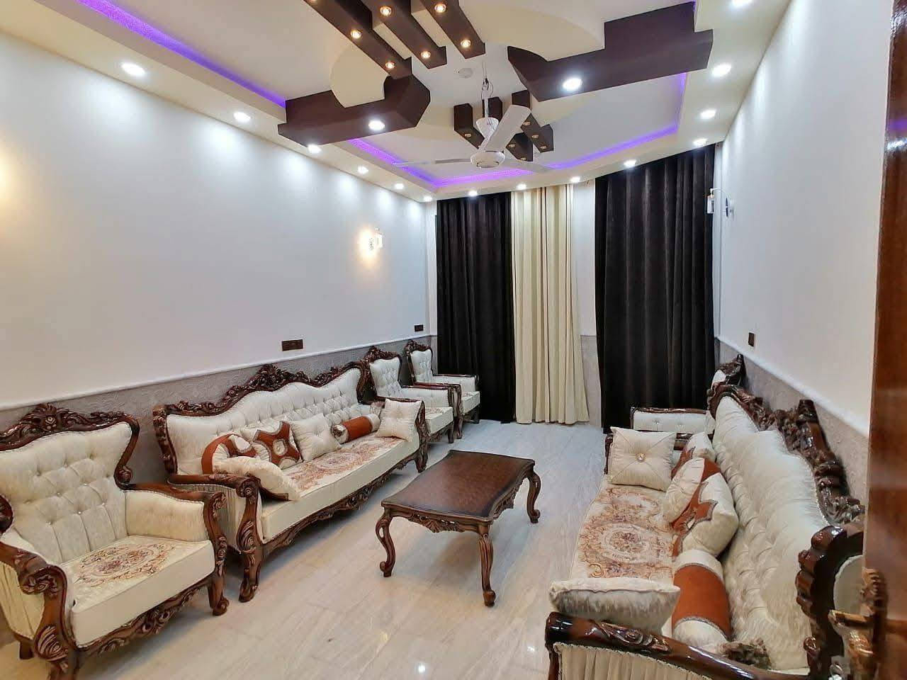 الدار للبيع مساحه ١٥٠ متر طابو صرف موقع مميز جداااا
٤ _ مدارس قرب البيت __طابقين البيت يحتوي على ٤ غرف نوم

العنوان ابي غرق حي الحسين

للاستفسار الاتصال على الرقم ***********

أو مراسله صفحه مكتب حي الحسين للعقار استقبل كافه عروضكم
