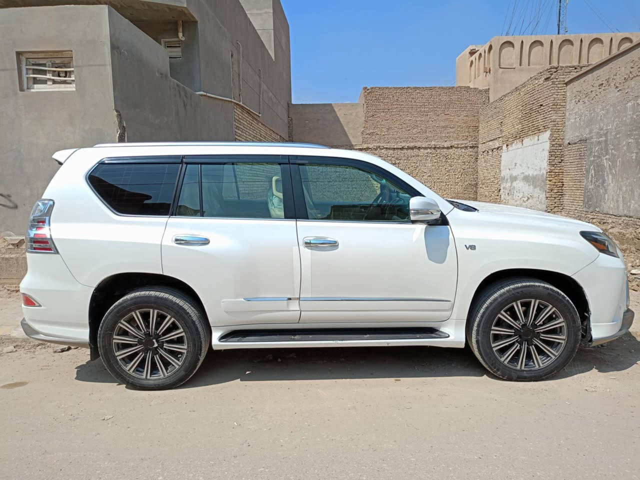 للبيع سعره 250 ورقه للاتصال ***********
