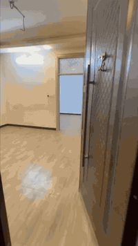 غرفتين وصاله ومطبخ وصحيات +منور طابق ثاني مصعد ٢٤ساعه إيجار ٥٥٠ الف ال...