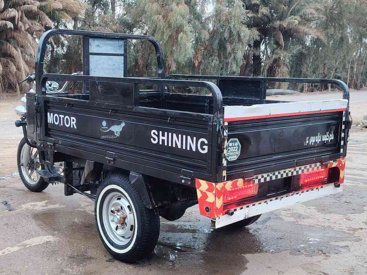 السلام  عليكم  ستوته. لبيع.  22 مديل  رقم وسنويه رقمه نكليزي  سنويه جديده. ستوته مكفوله كفاله عامه السعر. عله هذه الرقم  ***********
