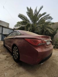 سوناتة 2014 وارد بيها بنيد وجاملغ  مكينه2400 GDI فول موصفات. لمتد فتحه...