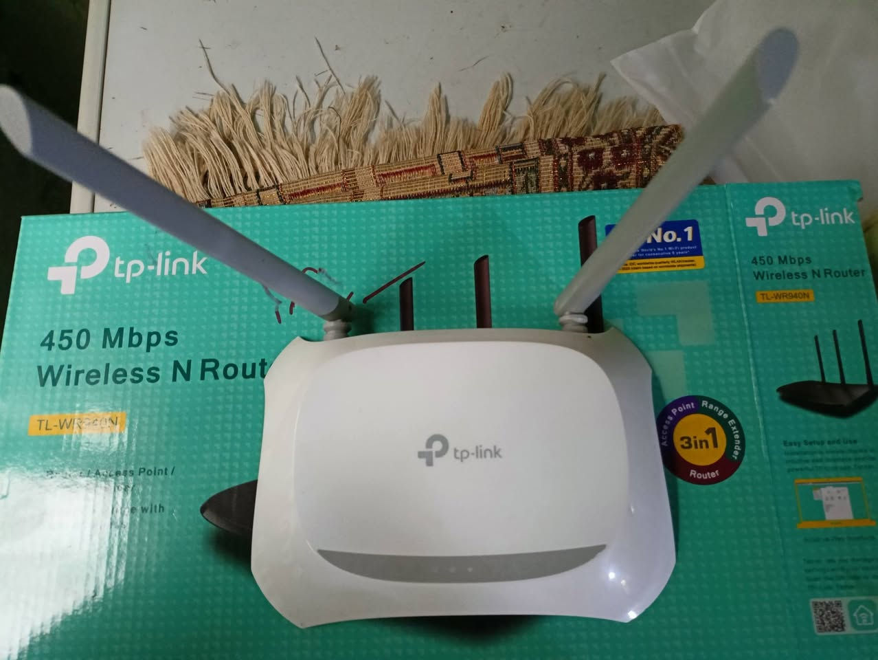 اسلام عليكم 

راوتر للبيع مستعمل 20يوم فقط راوتر جديد مابي اي عطل نيت فول كامل غراض مع الكارتون السعر 15 الف  للتواصل ***********
