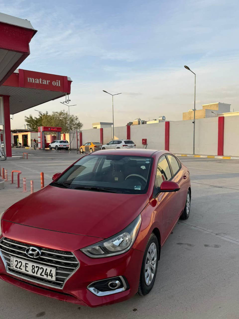 هيونداي اكسنت 2022 امريكي 
مواسفات عاديه 
محرك GDI 16 
سياره من جان كاتي بيدنا 
جديده كلش مصرف مابيها 
بيها قطعتين سبخ ارباك بس استرين 
محرك و كير و شواصي كلها بشرط 
و تحويل و غرامات كلها بشرط
سعر 138 و بيها مجال 
مكان سياره كركوك 
*********** كركوك, العراق
