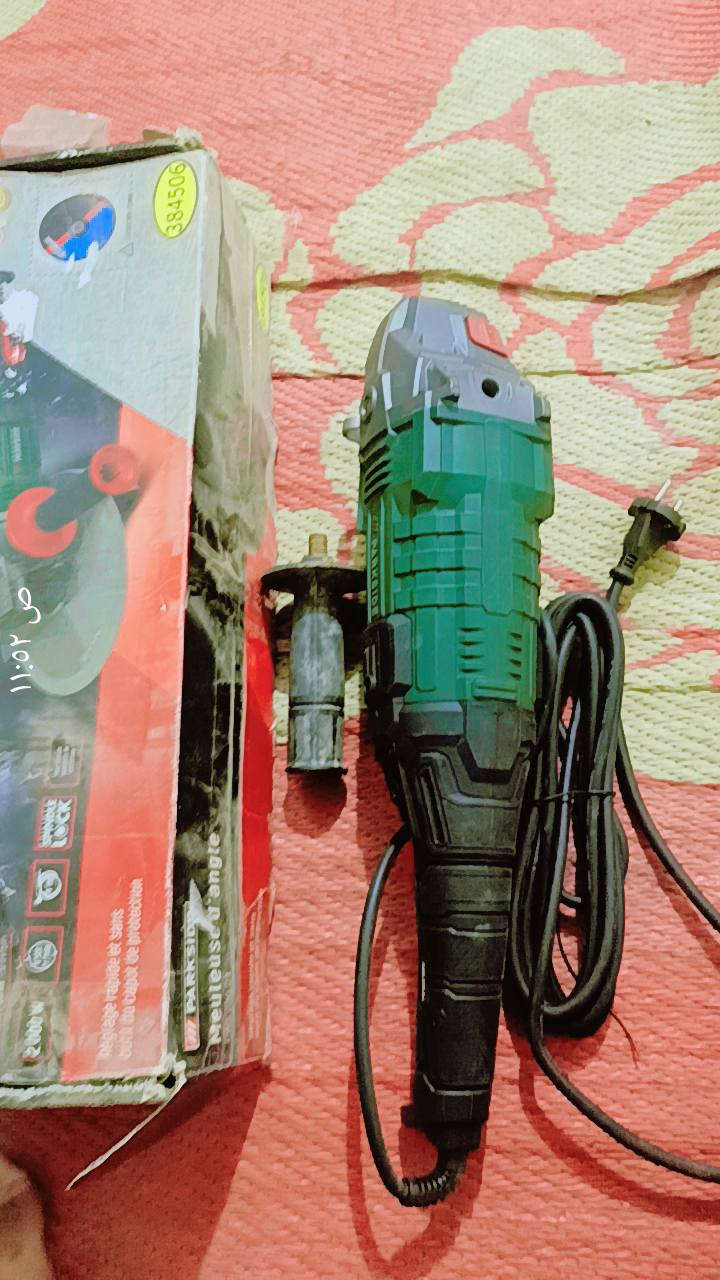 سلام عليكم كوسرات للبيع جديد باله الجبيره بدون ملحقات وزغيره كامله وبكلايتات V12.    رقم بيه وات ساب راسلني ***********سعر 90 كلهن
