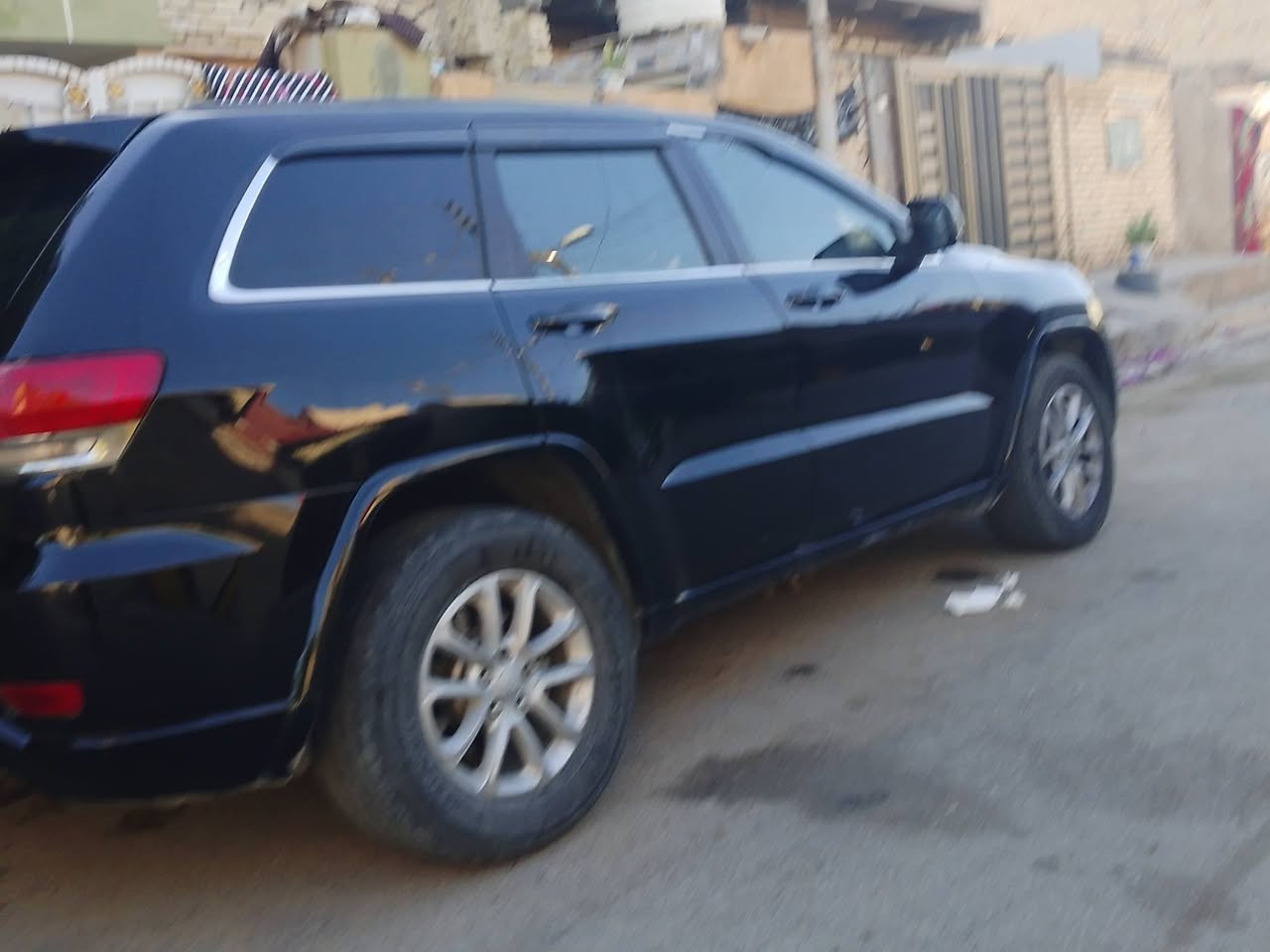 السلام عليكم جيب 2015 لا اريد و خليجي ابيع حزام صبغ عنوان السياره بغداد السعر 165 رقم الهاتف***********
