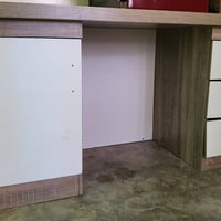 ميز للبيع جديد السعر ١٠٠ الف بيه مجال رقم ٠٧٥١٨٧٧٢٦٥٤