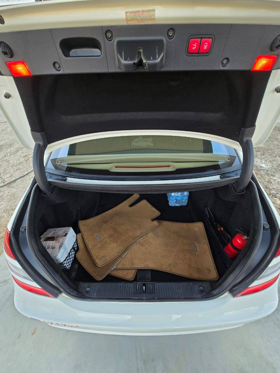 السلام عليكم
مرسيدس بنز S 63 AMG . 2009
V8 RWD 6.2 (( حصان 525)
كزوز بلادي AMG
5 بردات كهرباء
4 ابواب شفط + صندوق
انارة داخلية بلاد
4 ابواب بصمة + بصمة تشغيل
+صندوق اغلاق كهرباء
ناظور ليلي +رادرد امامي
سيدي جنجر 6 اقراص
4 مقاعد تدفئة تبريد
+تحكم كهرباء .
مقاعد امامية ذاكرة خزن وضعية
زجاج بلورايز
خروج ودخول مريح
(يتقدم الكرسي وينزل الستيرن)
ستيرن تحكم + شفتات
انارة ذاتية عند الاستدارة
• لايت زينون بلادي
كامرة امامية + خلفية وحساس
شاشة تحكم ماوس
مرايات جانبية شفط .***********
