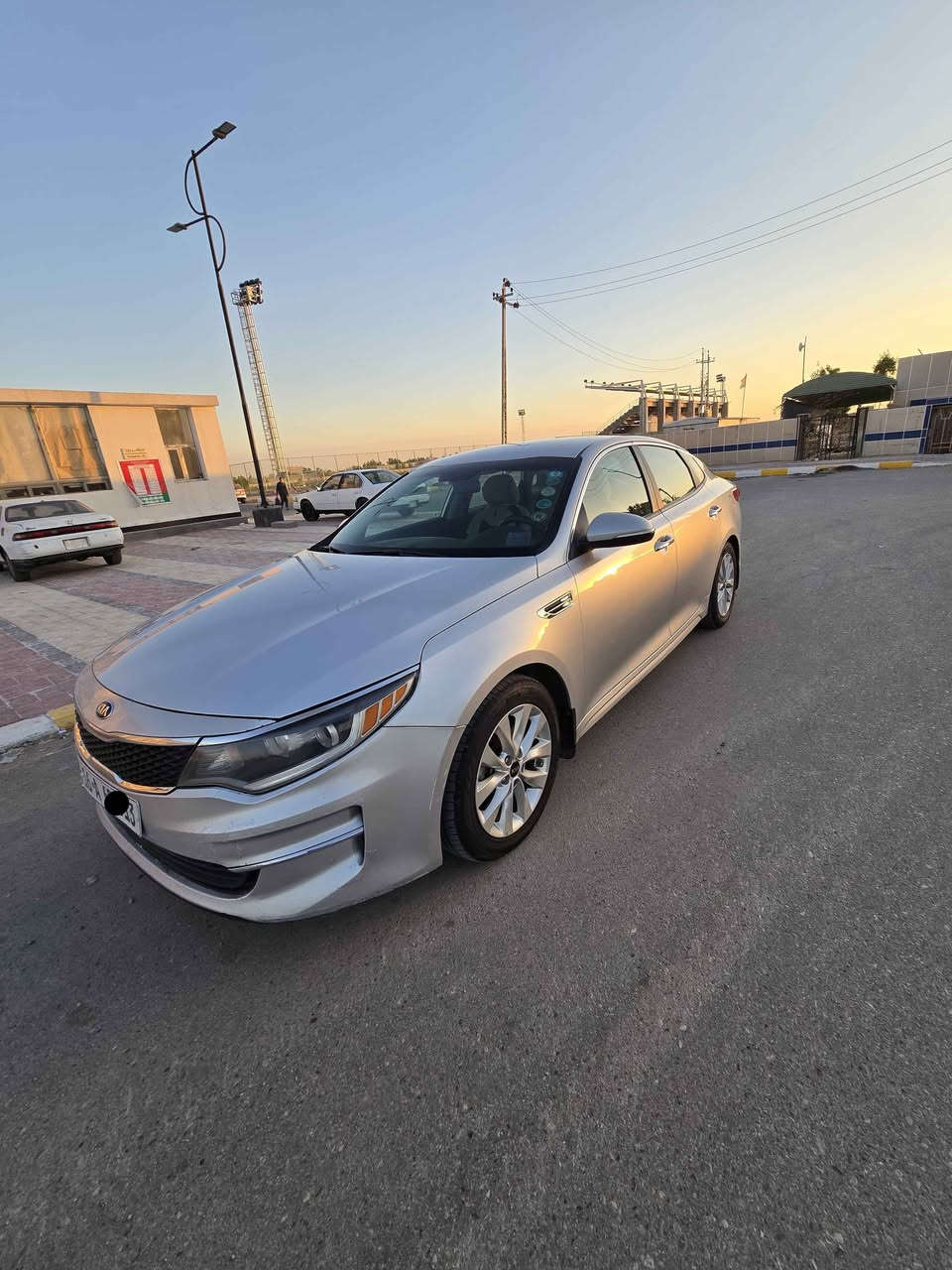 اوبتيما مديل 2018 جديده وارد امريكي ماشيه 100الف  مكينه 2400 GDI حساسات خلفيه لايت منضومه زنون اصلي شاشه مثبت سرعه تخم تاير جديد حداديه جديده مكينه وگير مكفولات السياره وضربته مال امريكه خفيفه موجوده بل الصور ومكفوله من الضربه القويه والعيب الشرعي ورقم انكليزي بسمي مدوار ثاني يوم السعر 148$
  *********** ذي قار المركز ناصرية, ذي قار
