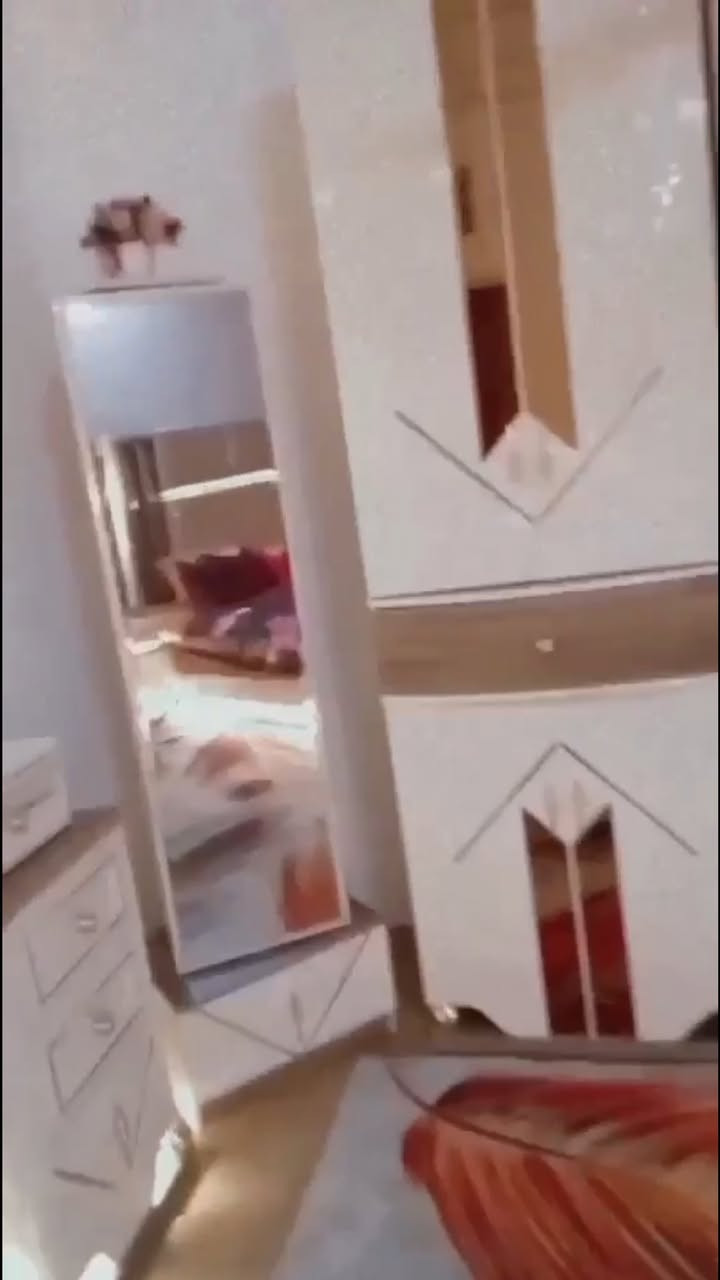 السلام عليكم للبيع غرفة تركيه استخدام ثلاث أشهر  نظيفه السعر ٩٠٠ وبي مجال  ***********
