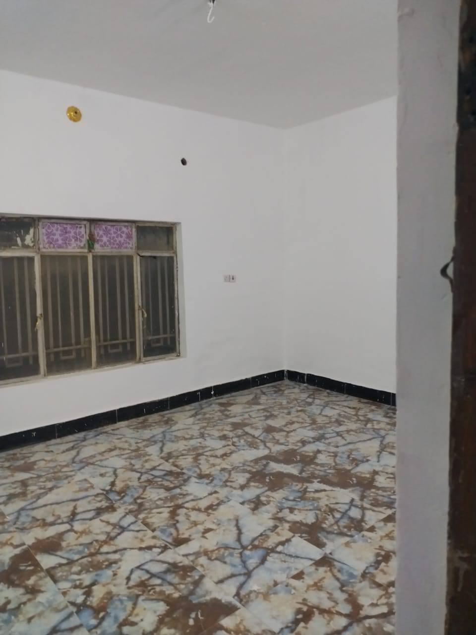 بيت (150) متر بناء حديث في منطقة حي المعلمين الجديد قبل الفتحة الأولى ،منطقة هادئة متكون من غرفتين وصالة ومطبخ وصحيات مع ساحة ،وترك دائر المنزل الايجار (350) ألف للاستفسار أكثر يرجى الاتصال على الرقم الاتي..

***********
