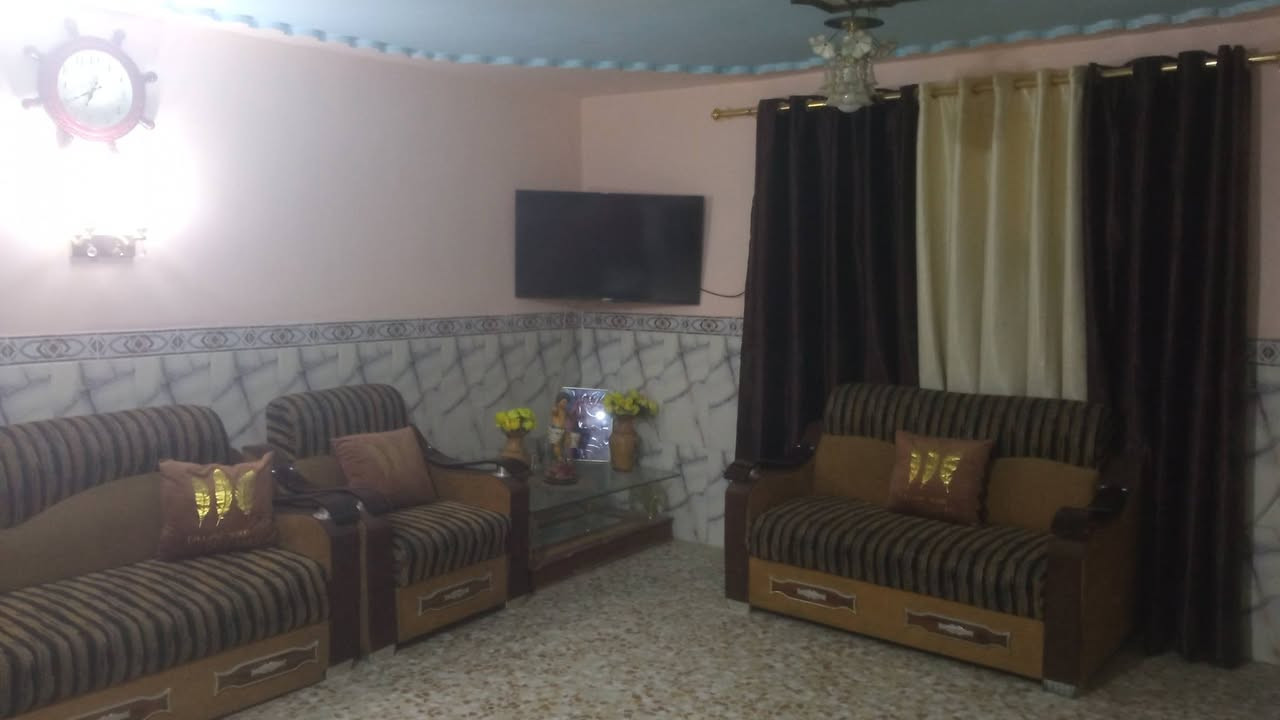 بسم لله الرحمن الرحيم
اللهم صل على محمد وال محمد
 دار للبيع المساحه 200
متر نوع العقار طابو صرف المكان حله االآكرمين شارع ام البنين السعر 185 وقابل للتفاوض والاتصال على الارقام التالي ***********
***********
