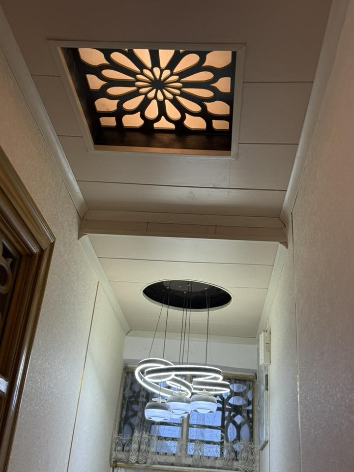 يا الله بيت ١٠٠م كفه مول بغداد منطقه ال50الف طابقين بنيان جناي ومرتب يحتوي البيت على غرفتين نوم 
ملاحضه تريد البيت بدون اثاث او تريد اثاث وياه 
السعر خاص للاستفسار اكثر اتصل ***********
