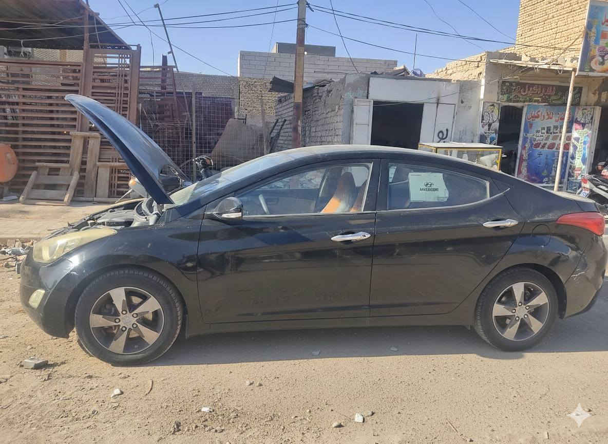 1-النترا وارد خليجي 
2-موديل2013
3-رقم قادسية باسمي 
4-بيهةحالوب
5-مكينةوكير ناعمة 
6-مكينة 1600
7-العنوان الديوانية 
8-رقم الهاتف ***********
9-السعر87$ ديوانية, القادسية
