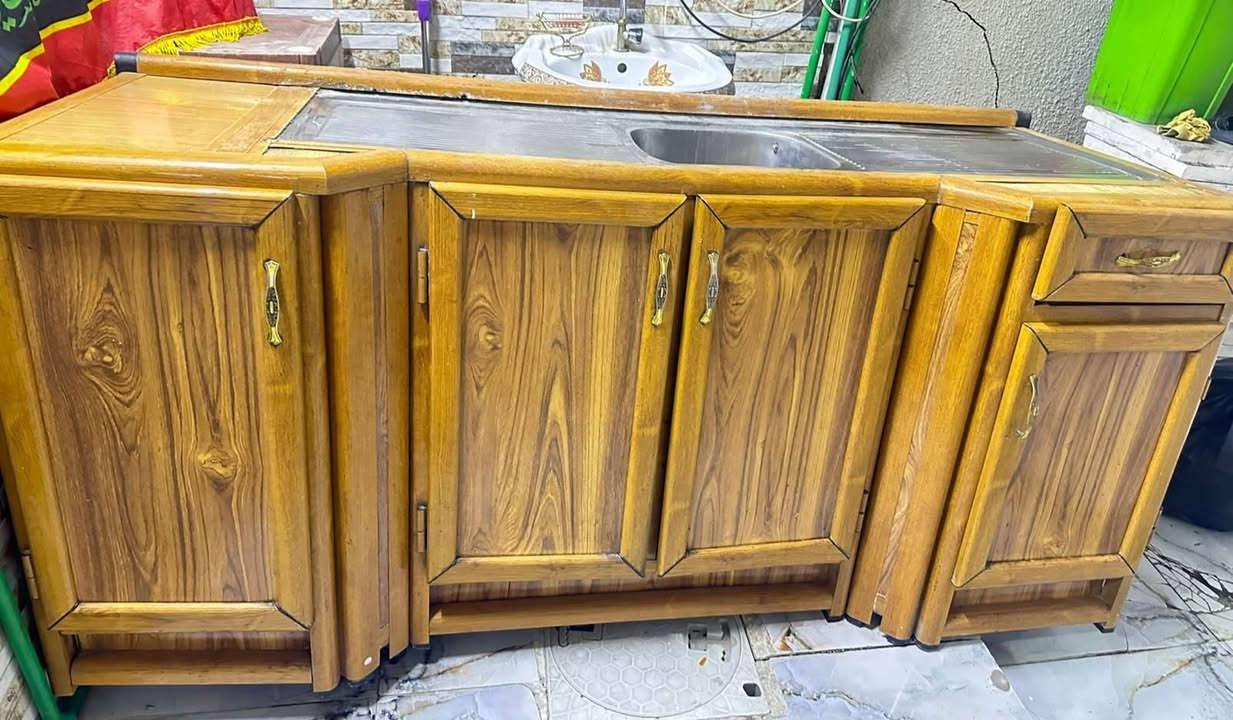 للبيع سنك الطول 2 متر السعر 90 وبي مجال مكان بغداد ***********

