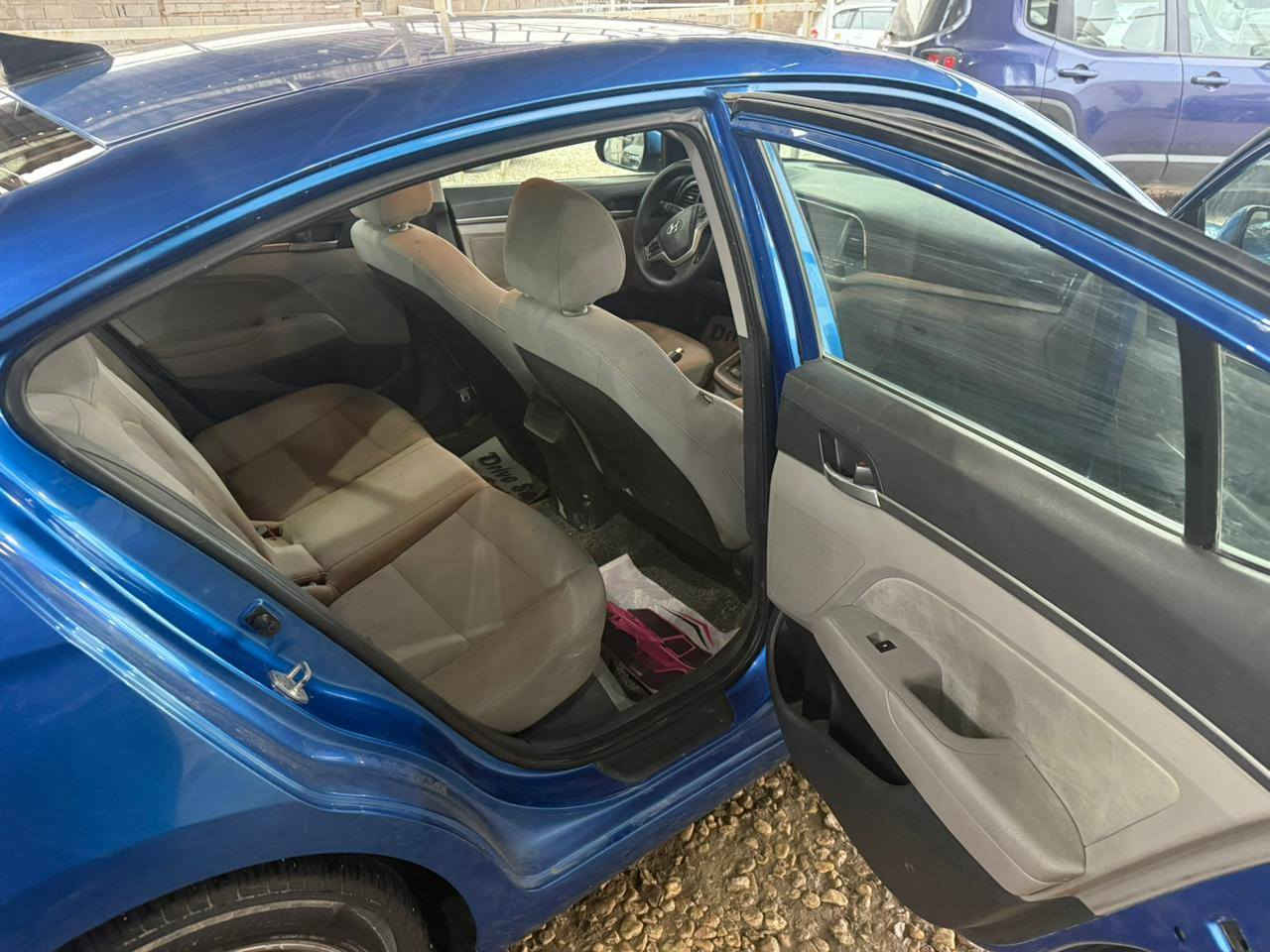 مرخصت الادمن المحترم
الالنترا موديل ١٨ 
 رقم اربيل دولي باسمي حصرا فول السياره عدا الفتحه 
مصفره غرامه 
سنوية لغاية ٣٠ 
تبريد تدفئه شغاله 
محرك وكير مكفولات 
مكفوله عدا الجاملغ الامامي الايسر مبدل وربع البنيد صبغ وشرط السونار 
حداديه اماميه خلفيه جديده 
تخم تاير جديد
كهربائيات كلهه جاهزه 
السعر ١٢٢ وبيهه مجال 
مكان السياره بابل نادر الثالثه 
رقم الهاتف ***********
