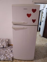 ثلاجه كلش نضيف بشرط الشغل السعر 175وبي مجال للستفسار 07701041808