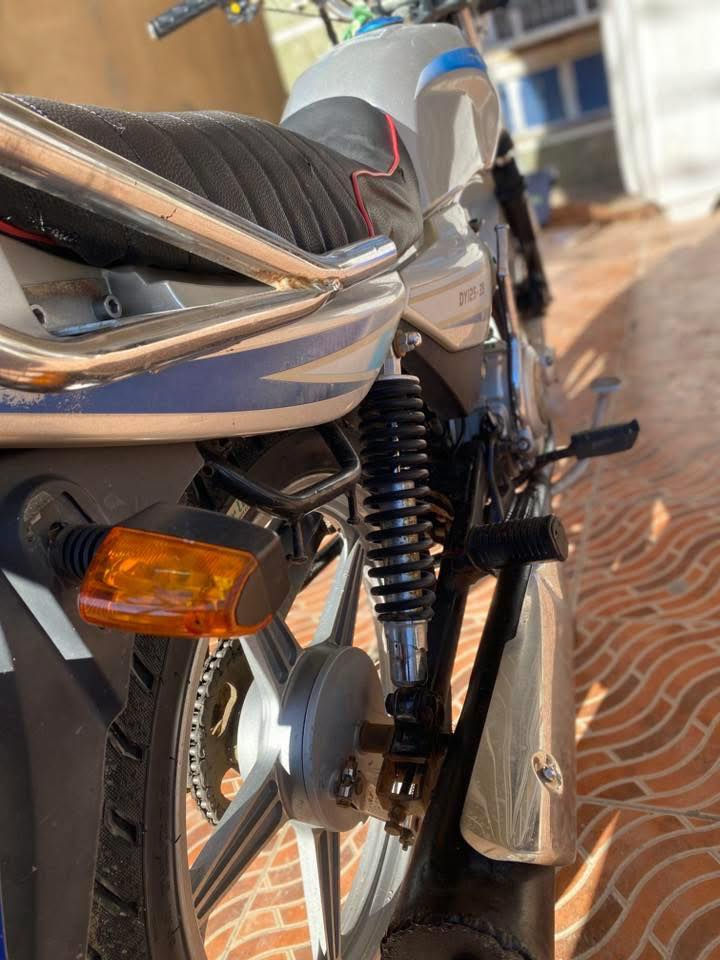 السلام عليكم ….للبيع دايوان عضم موديل 2018كلك كلك دراجه كامله مكمله كلشي ماناقصه مكينه مامفتوحه خلاص كهربائيات سلف كله شغال سعره 650وبيه مجال للشراي مكاني بابل المسيب السده الهنديه *********** شراي اتصل عل رقم وبيك خير وتدلل
