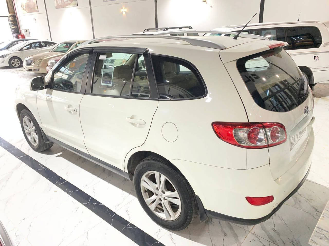 السلام عليكم
للبيع سنتافي موديل 11 بدون صبغ بيها بارد بل باب الخلفي والدائر سياره كوري 7راكب تبريد 3قطع سلايت شرط التحويل رقم دهوك جديد محرك كير  كهربائيات كلو شرط سياره جاهزه بيع او مراوس حسي القناعة 

السعر 150$ وبيها مجال قليل
***********
***********
