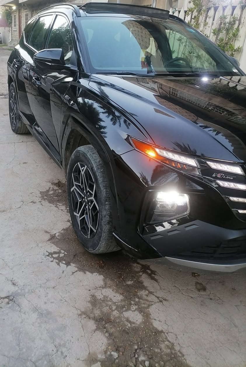 توسان ان لاين |Tucson N line - موديل 2023
 ‏#حادث_السيارة دعاميه اماميه مبدله وتبديل بنيد فقط 
 ‏
 ‏#اللون الاسود
 ‏#الفئة ان لاين 
ماشيه 23
كير  اوتيماتك 8 سرعات
تشغيل ذكي ( بصمة ) ,تشغيل عن بعد
كامرات دوارة 
كامرة رادار مراقبة 
تحكم ستيرين كامل 
 فتحة سقف ( بانوراما ) كاملة
هاند بريك كهرباء
 شاشة كبيرة ( GPS )
 رادارات 360
حساس امامي و خلفي
كراسي كهرباء 
 تدفئة المقاعد الامامية
صندوق كهرباء
 هاند بريك كهرباء 
 مانع انزلاق 
 اوتو هولد ( AUTO HOLD )
 مساعد نزول المنحدرات 
 سستم صوت boss
 ‏انظمه قيادة متعدده
 ‏نظام قيادة ذاتي
 ‏كشنات جلد فاخرة 
 ‏منافذ USB +أواكس
عنوان بغداد الاسكان
للستفسار 
***********
