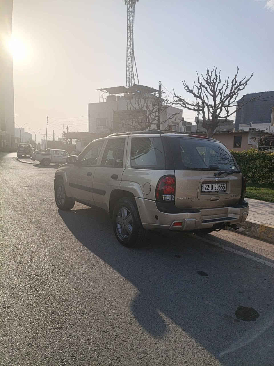 ترابليزر موديل 2005سياره يه كى زؤر جوانه كيرومه كينه ى به شه رته كيرى تؤماتيكه ده بل اكسله جام كاره بايه ره قموسه نه وى نوييه به شه رته سى بارجه سبوغه بى ليدران ناوزه رده سعر 76:::***********شوين هه ولير أربيل, العراق
