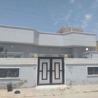باالله جمعه مباركه على الجميع بيت للبيع وبسعر مناسب للشراي  منطقه هادء...