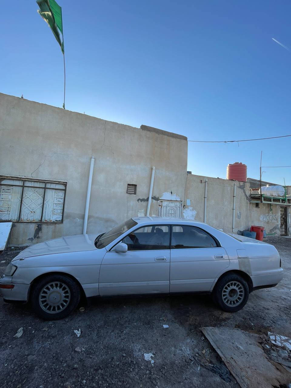 السلام عليكم بطة متصل للبيع 
مديل 1993
مكفولة من اصوليات ونقل جثه وكص 
رقم بصرة انكليزي الجديد بأسمي سنوية 2030
كهربائيات شغاله شاشة 
محرك وكير مكفولات  
حداية 90%
سعر 58 
رقم *********** البصرة, العراق
