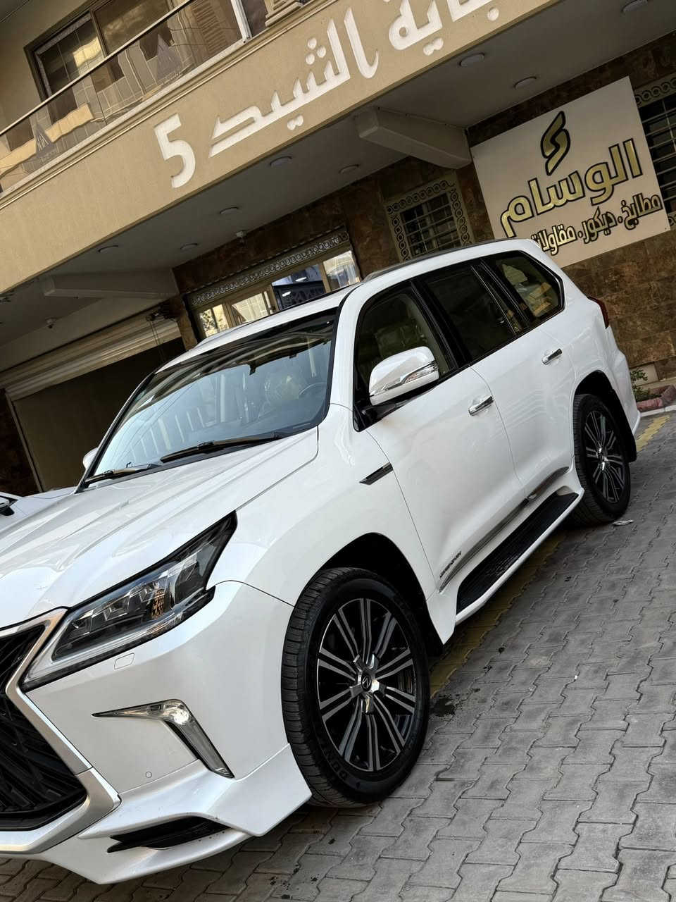 لكزز 2019 رقم بغداد باسمي

خليجي مكفوله كفاله عامه ماشيه 58 الف 

بريم اصل وشرط حتى السبير منازل

بصمه تشغيل عن بعد فتحه سقف سلايت

جكات زراكات كشنات تدفئه وتبريد ثلاجه

اربع كامرات فور ويل حساسات رادارات هواااي مواصفات 

ارضياتها ممفتوحات بعدهن بلجيس وبصمه ثانيه هم

***********

مكان السياره بغداد
