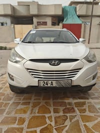 توسان موديل 2013 الضرر تقليم كرت فقط بدون ضرر شرط  كير شرط مكينه بيها ...