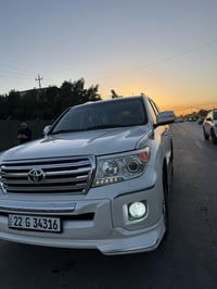 للبيع لاندكروز 2014 فول مواصفات مكفولة سيارة من صبغ وضربة والتبديل فقط...