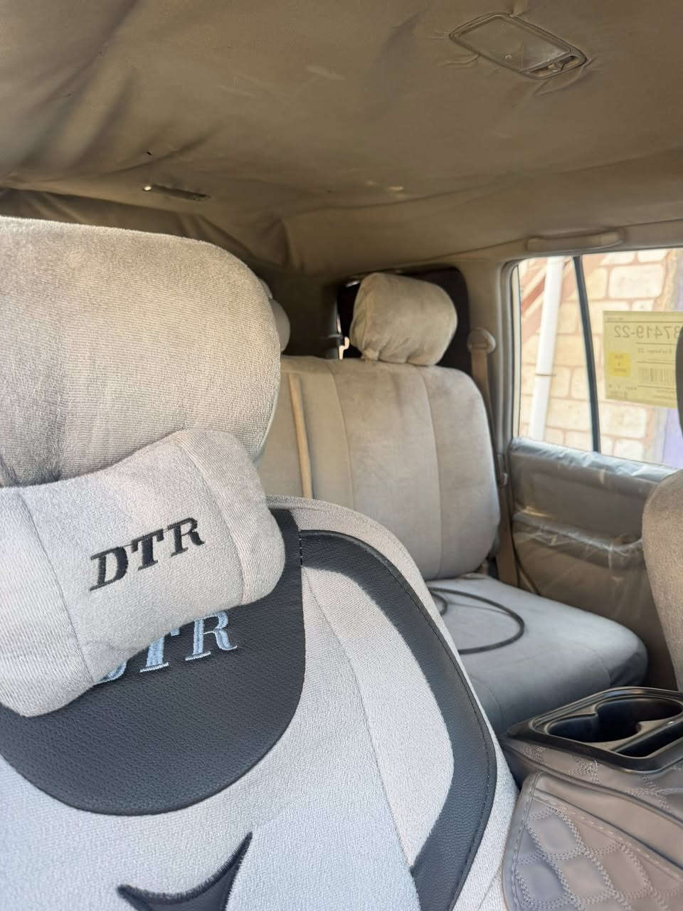 السلام عليكم 
تويوتا لاندكروزر 
موديل 2004 اصل 
السيارة مزاد وزارة الداخلية 
تترقم  محافظة صلاح الدين 
السياره شرط من مكينه وكير وحداديه + تخم تاير بالون 
علما ان لون السياره الأصلي ابيض
ومصبوغه صبغ عامّ اسود 
المكان السماوه 
***********
***********
