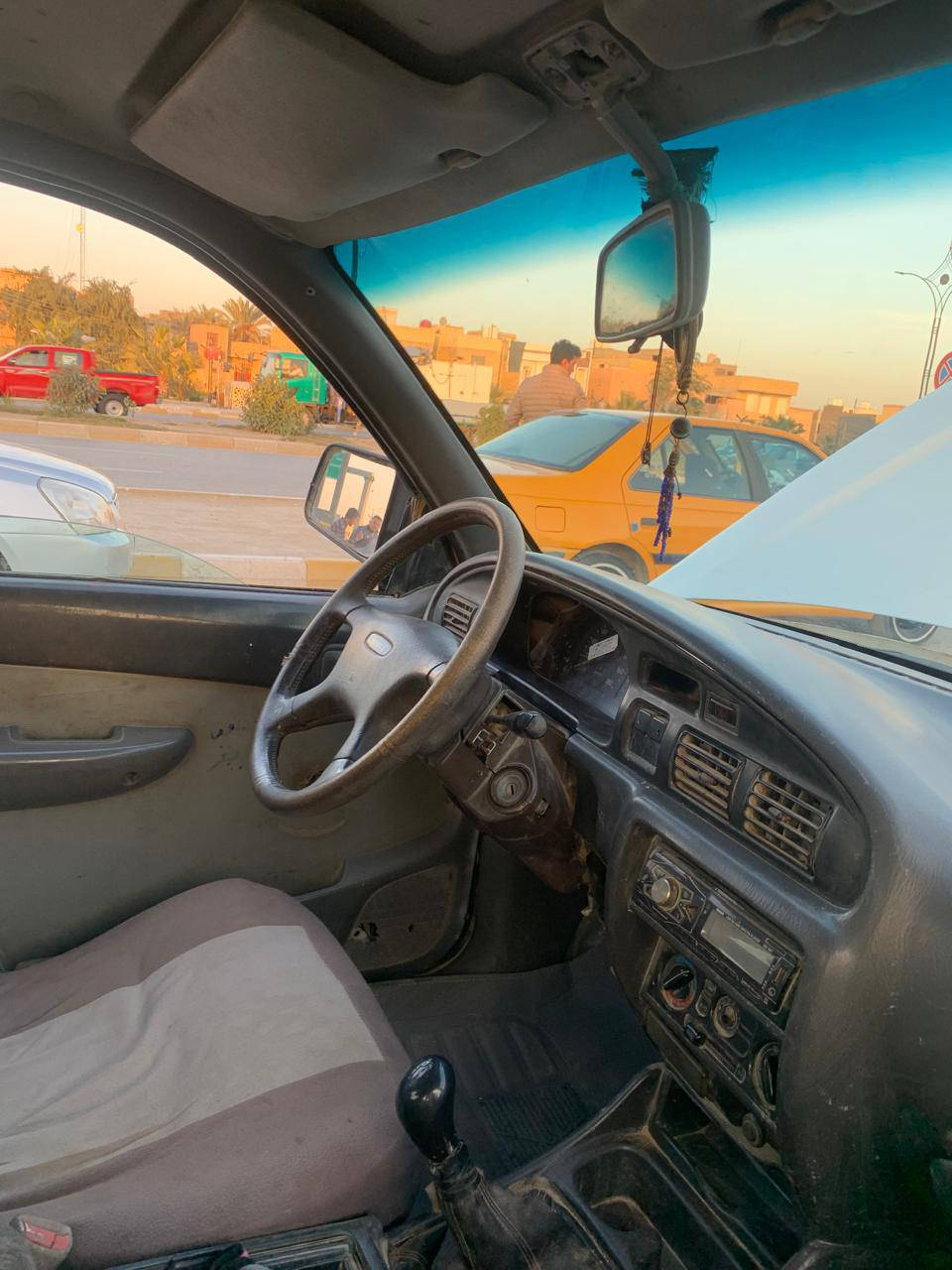 سلام عليكم بيكم مادزه ٢٠٠١
محرك ونجي  كير عادي
رقم دولي ذي قار سنويه ٢٩
بسمي  سياره السعر ٤٠
***********
