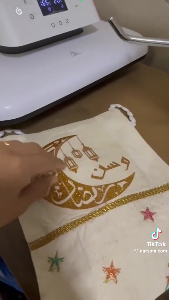 السلام عليكم
جديد بالفلين مال امازون
هذه هي آلة الضغط الحراري الأوتوماتيكية من HTVRONT.الوظيفة: مصممة لنقل الحرارة (مثل الفينيل أو التسامي) على القمصان، الحقائب، والمنسوجات الأخرى.المميزات: تحتوي على شاشة رقمية لضبط الوقت ودرجة الحرارة، وتتميز بآلية رفع أوتوماتيكية وزر واحد للبدء.الأبعاد: تأتي عادةً بحجم لوحة تسخين (15 \times 15) بوصة
التواصل خاص او الاتصال على الرقم
***********
