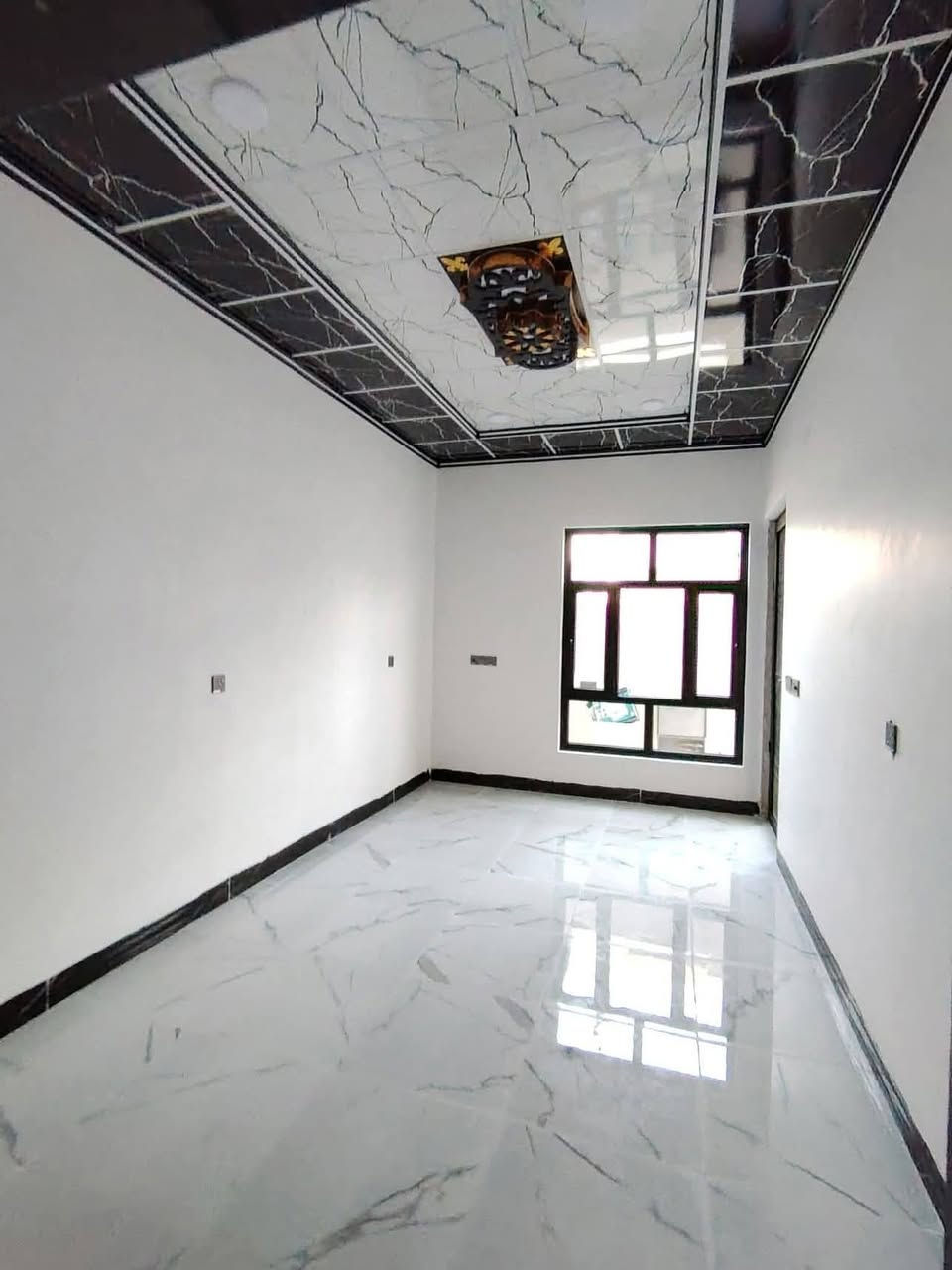 #عروض_مكتب_الدار_للعقار
دار للبيع

الملايين الثانية

خلف افران تبارك

المساحة 120 م واجهة 6 م

ط1)) غرفتين نوم واستقبال وصاله ومطبخ وصحيات

ط2)) غرف نوم سويت وصاله

اساس بادلو وبناء درجة نظام دكتات كاميرات 

خدمات كامله ماء كهرباء تبليط

سند زراعي قرار 25

بناء حديث وتسليم فوري

للاستفسار أكثر اتصل على الأرقام او 

 مراجعة مكتب الدار الكائن في بناء الجاهز مقابل الكمرك 

***********☎️
 
 *********** ☎️

*********** ☎️
