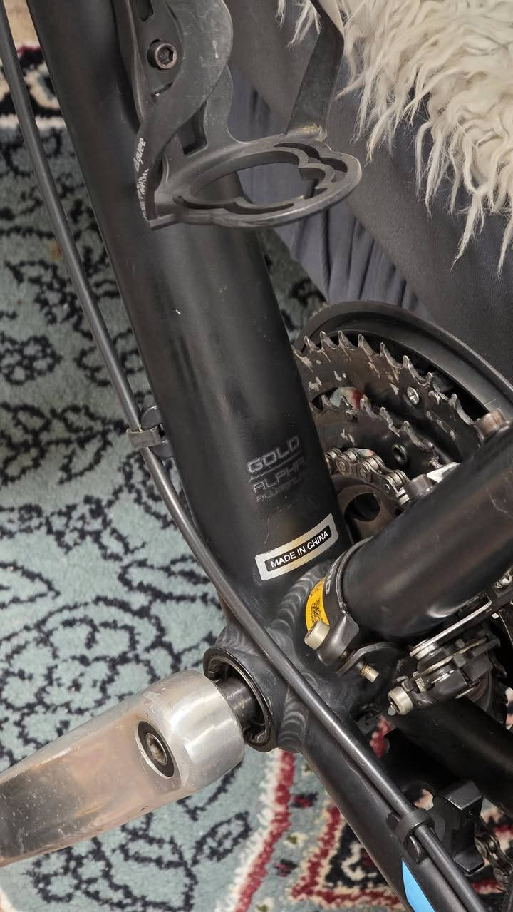 السلام عليكم
للبيع TREK FX2 Disc 2019 
اللون اسود مطفي
سستم شيمانو اسيرا خلفي وتورني امامي 8×3
بريكات تيكترو هايدروليك 
الدراجة قياس M
توجد خاصية اضافة البلوتوث في الماشة الخلفية
وباقي التفاصيل والصور موجودة
مكاني بغداد مجمع بسماية
للاستفسار خاص او على الرقم
*********** واتساب
