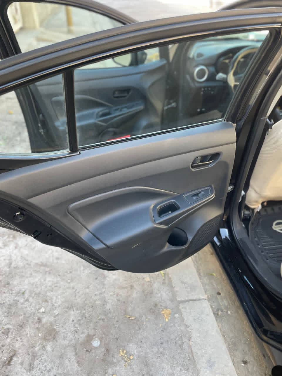 السلام عليكم نيسان فيرسا مديل 2021 معوقين تحكم استيران جهتين كامرة وقوف ذاتي امامي شاشه حادثه الجمالغ الخلفي حادث امريكا بيه دعاميه اماميه بل عراق بدون يرباك مكينه 1600 تحديد مسار  السيارة حلوة ونظيفه عارضه ب 100ورقه وبيه مجال حك الجيه *********** مكان السيارة بغداد البياع حي المواصلات
